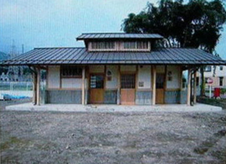 埼玉県秩父市　公衆トイレ 標高266m